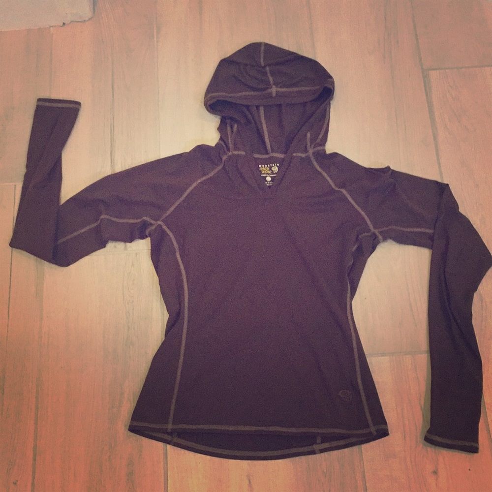 Long sleeved active wear shirt